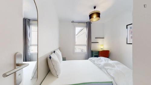 Attractive double bedroom in Grand Clément
