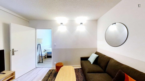 Tasteful double bedroom near Université Bordeaux Montaigne