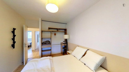 Tasteful double bedroom near Université Bordeaux Montaigne