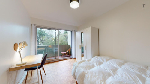 Pleasant double bedroom in Nanterre