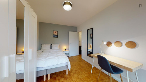 Pleasant double bedroom in Nanterre