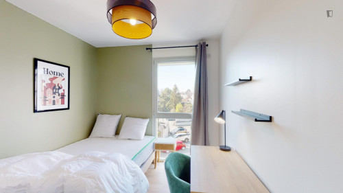 Cosy double bedroom in Breil-Barberie