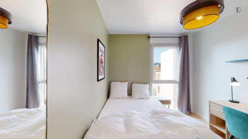 Cosy double bedroom in Breil-Barberie