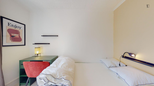 Bright double bedroom in Beaux Arts