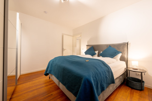 LiT LiVING: Luxury - Box Spring - Weinheim - 3 BR - Gallery - 24