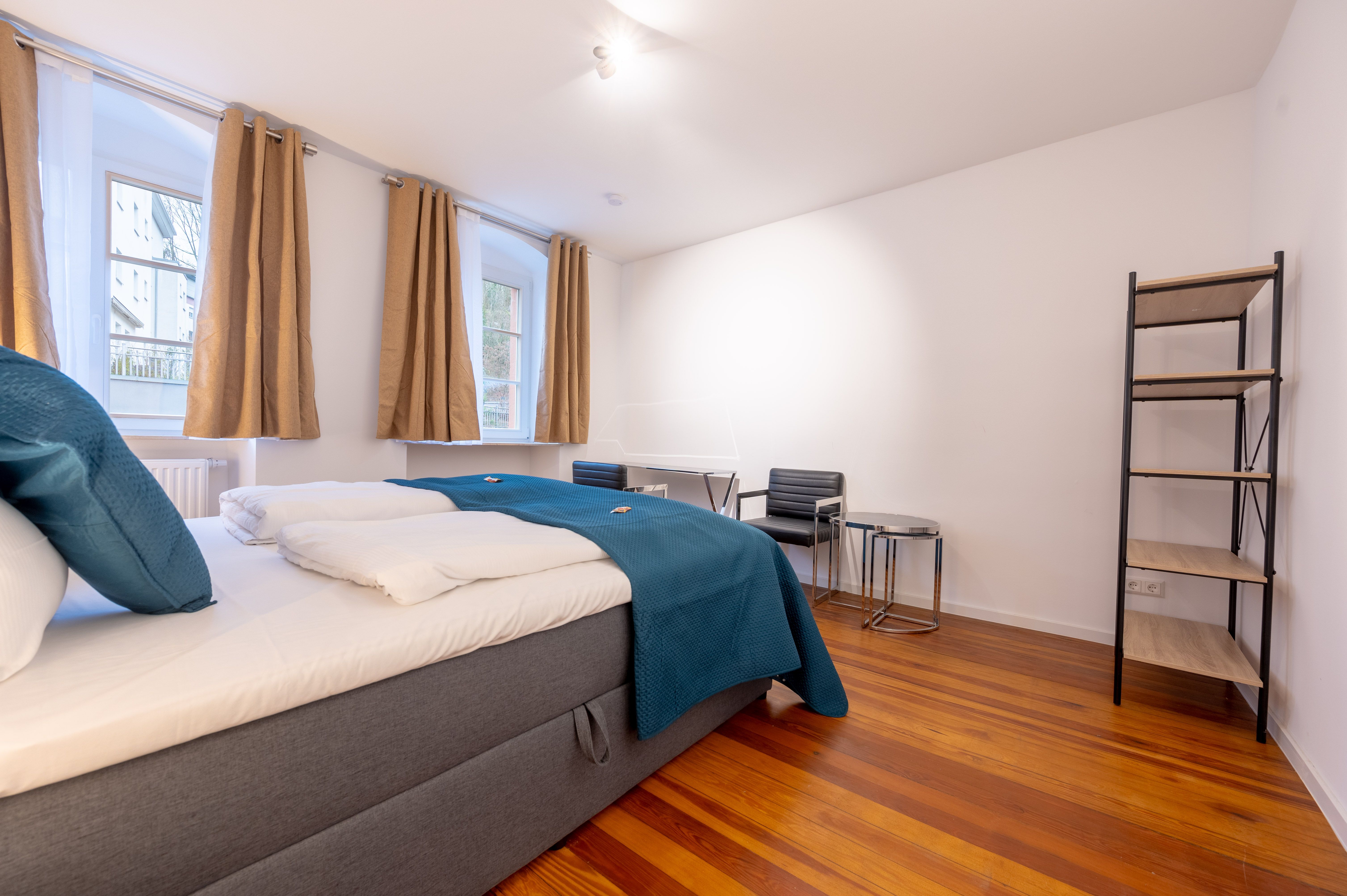 LiT LiVING: Luxury - Box Spring - Weinheim - 3 BR - 18