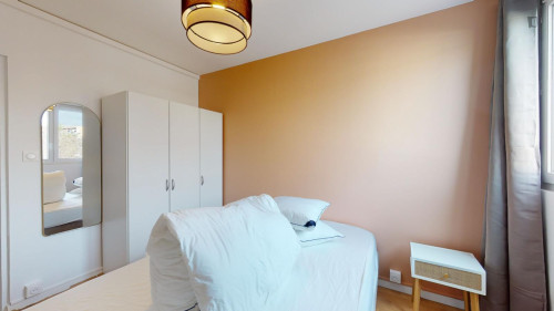 Neat double bedroom near the centre of Aix-en-Provence