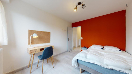 Neat double bedroom in Pont des Trois Sautets