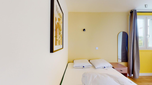 Lovely double bedroom near the centre of Aix-en-Provence