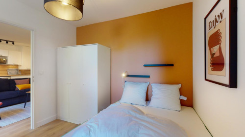 Alluring double bedroom in Jas-de-Bouffan