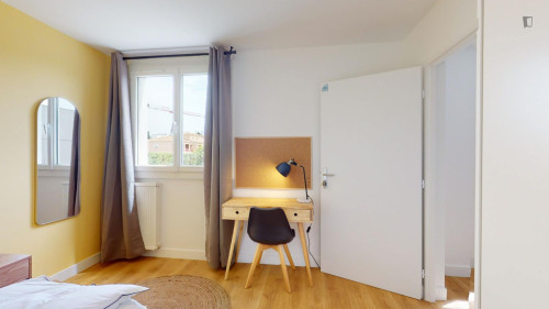 Alluring double bedroom near the centre of Aix-en-Provence