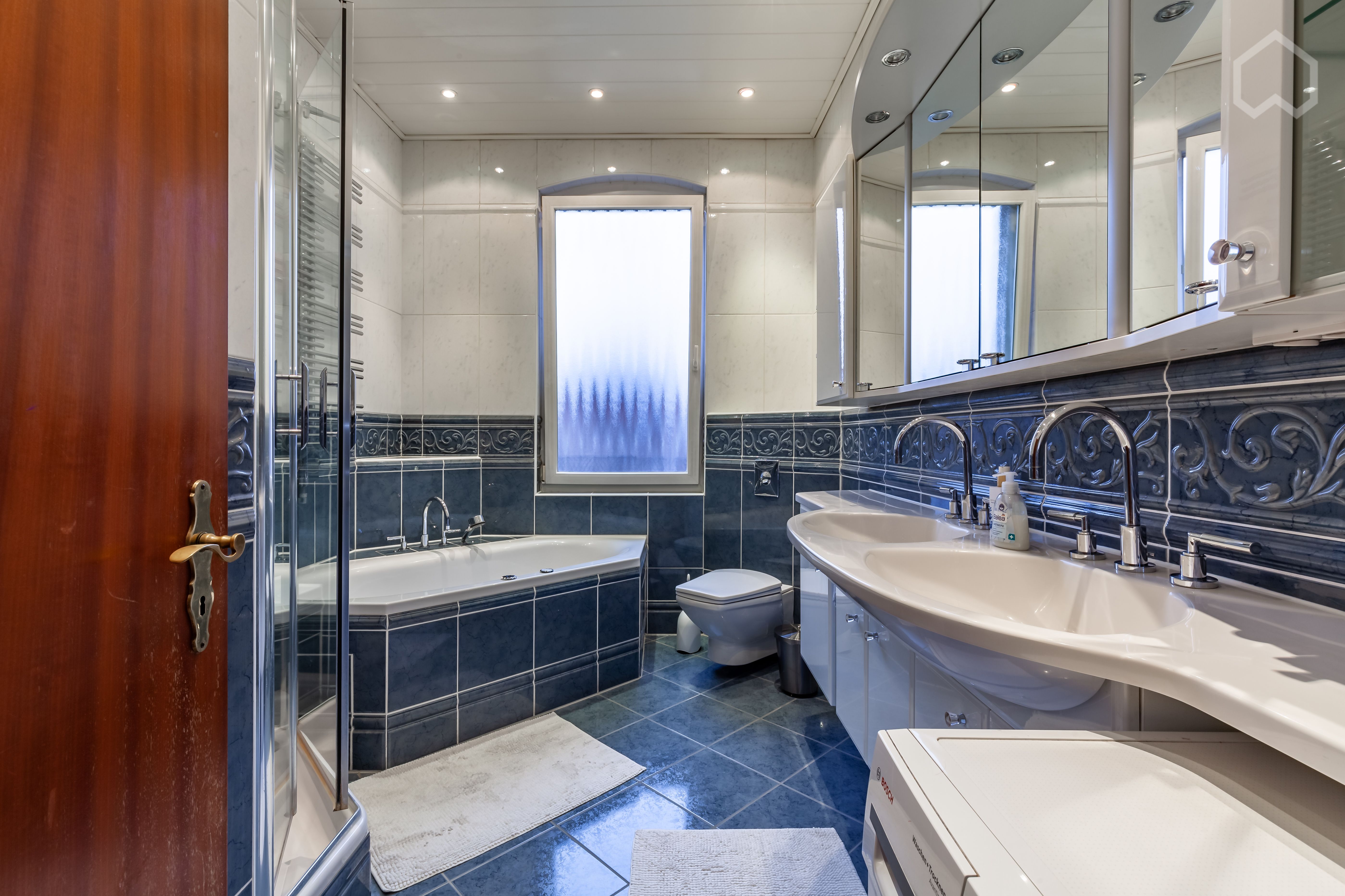  Spacious 3-Bedroom Apartment, Perfectly Located  -  Spacious 3-bedroom apartment, perfectly located  - Gallery -  7