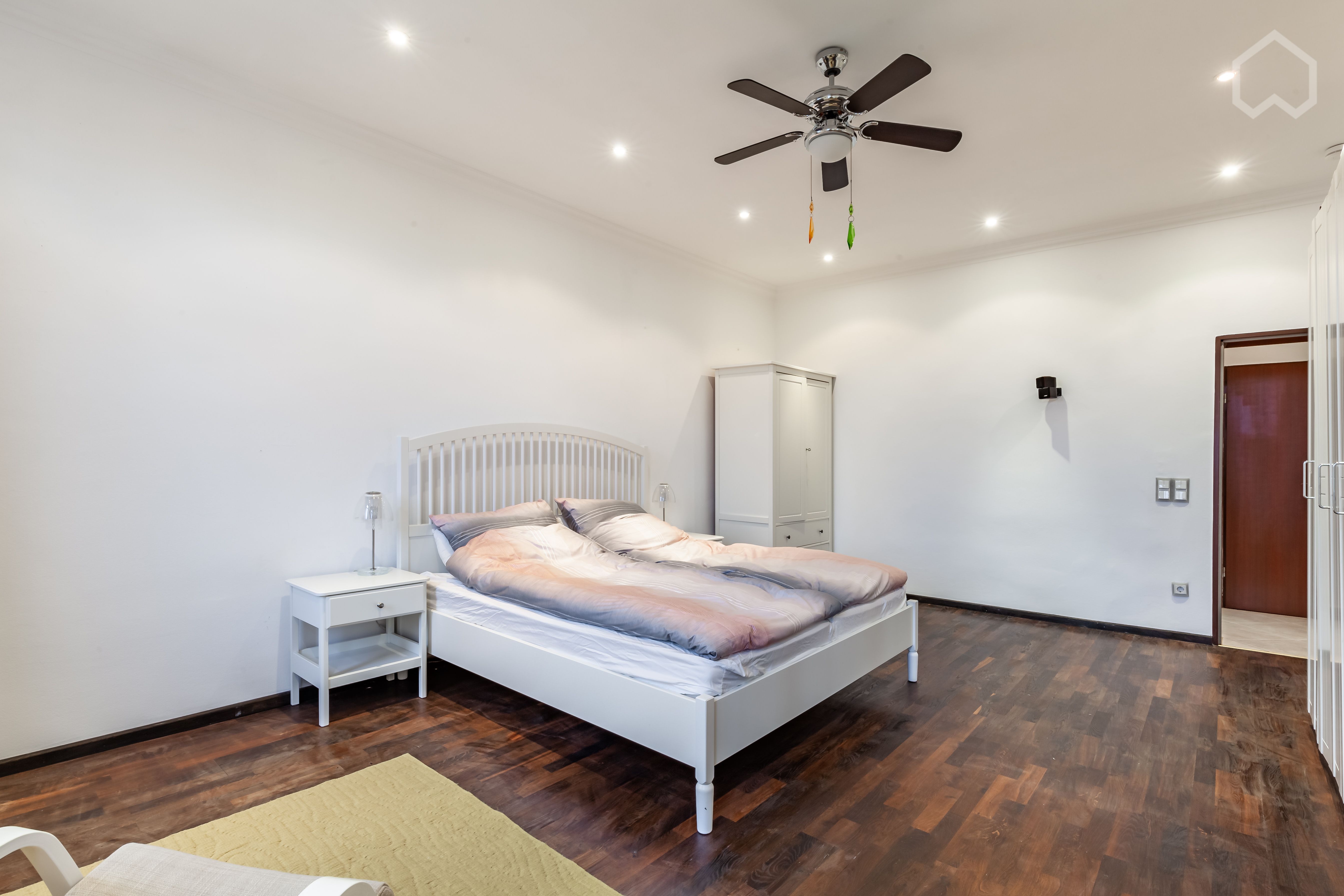  Spacious 3-Bedroom Apartment, Perfectly Located  -  Spacious 3-bedroom apartment, perfectly located  - Gallery -  15