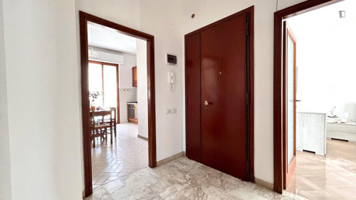 Double bedroom in 3-bedroom apartment in Florence