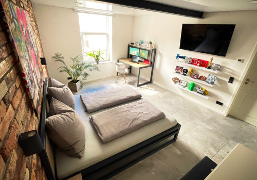 Design Loft Herford - parking, WiFi, Netflix, home cinema, full kitchen