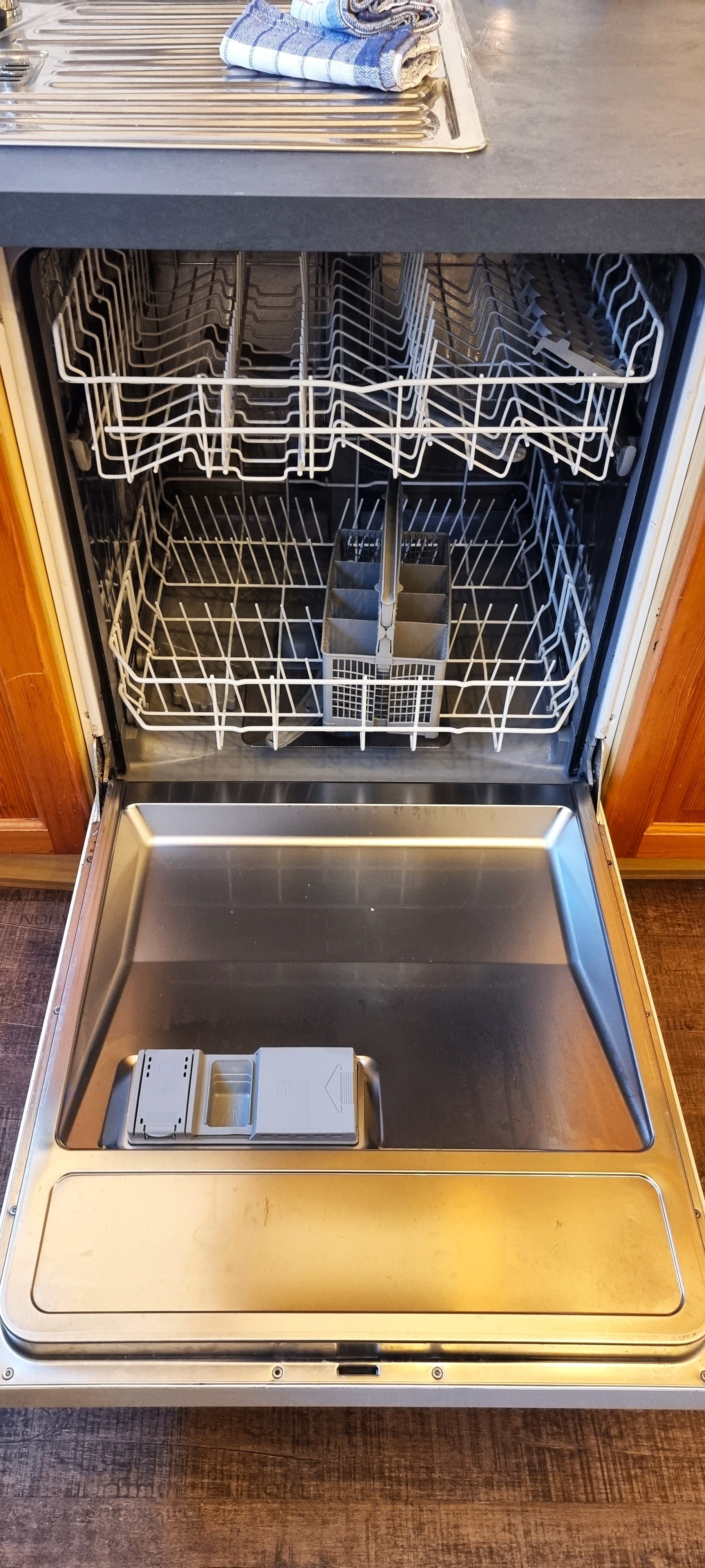  Nigella Apartment Directly At Celle Main Station For 6 People With Free Parking Fully Equipped Kitch  -  Nigella Apartment directly at Celle main station for 6 people with free parking Fully equipped kitchen Elite Standard  - Gallery -  6