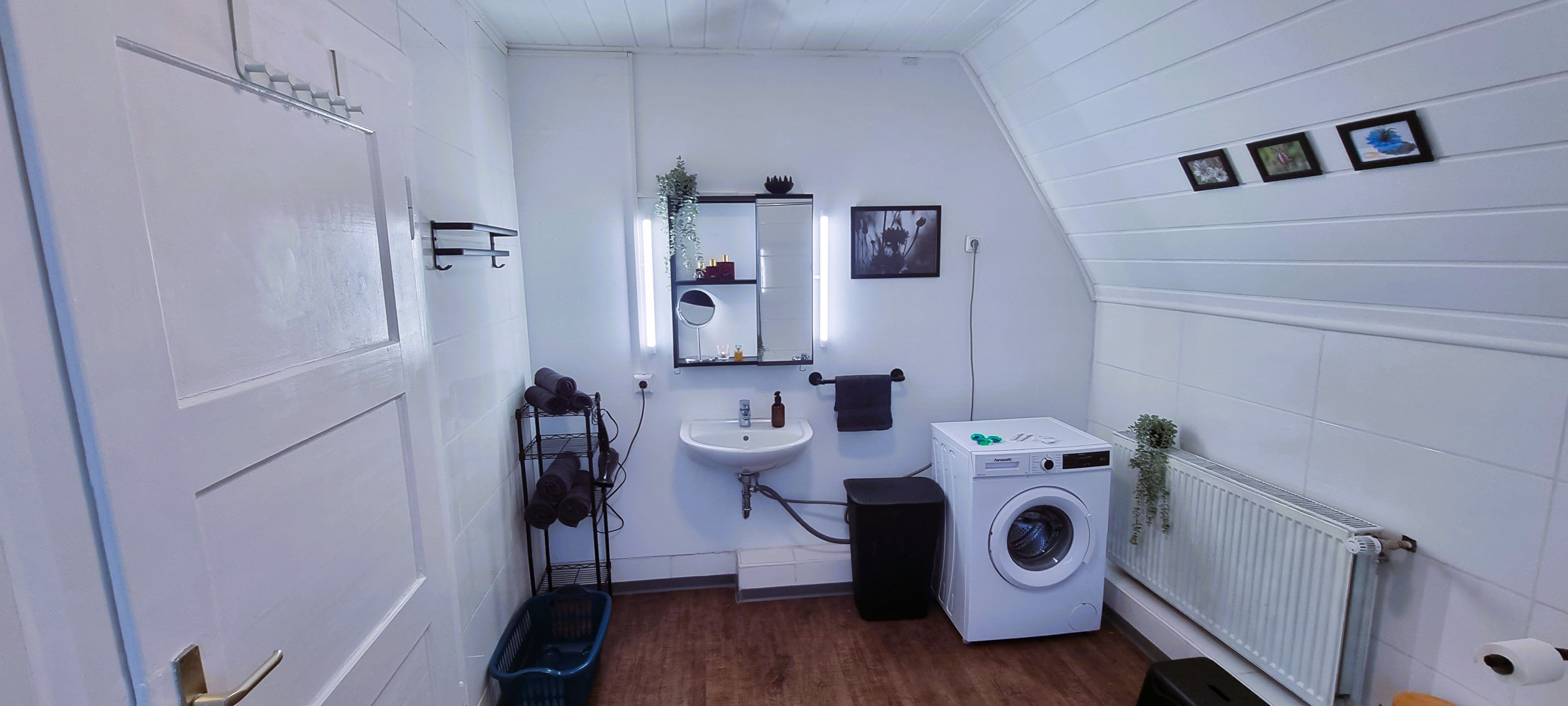  Nigella Apartment Directly At Celle Main Station For 6 People With Free Parking Fully Equipped Kitch  -  Nigella Apartment directly at Celle main station for 6 people with free parking Fully equipped kitchen Elite Standard  - Gallery -  26