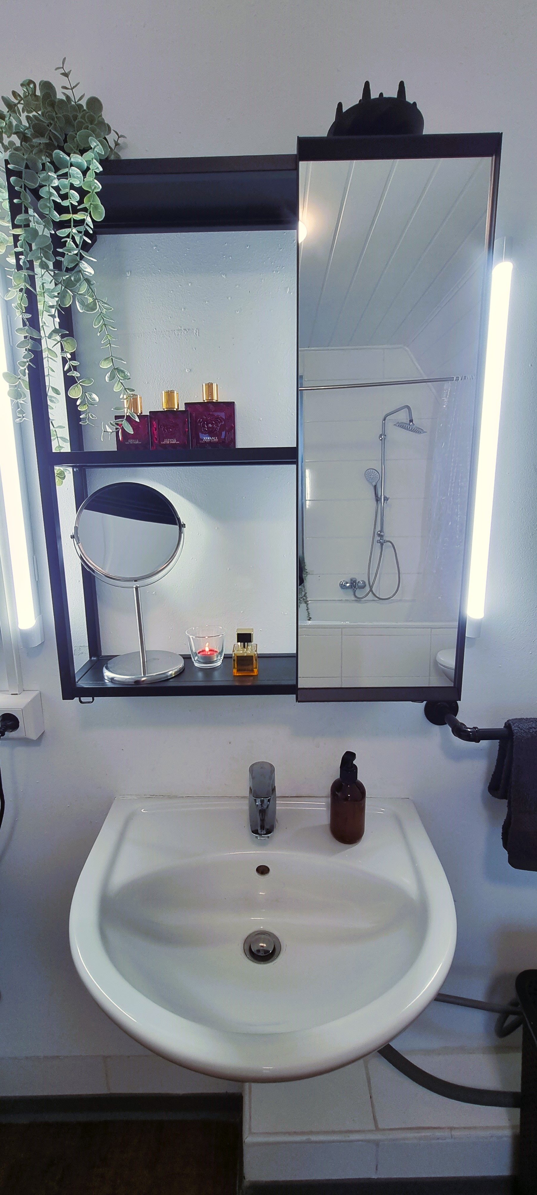 Nigella Apartment Directly At Celle Main Station For 6 People With Free Parking Fully Equipped Kitch  -  Nigella Apartment directly at Celle main station for 6 people with free parking Fully equipped kitchen Elite Standard  - Gallery -  24