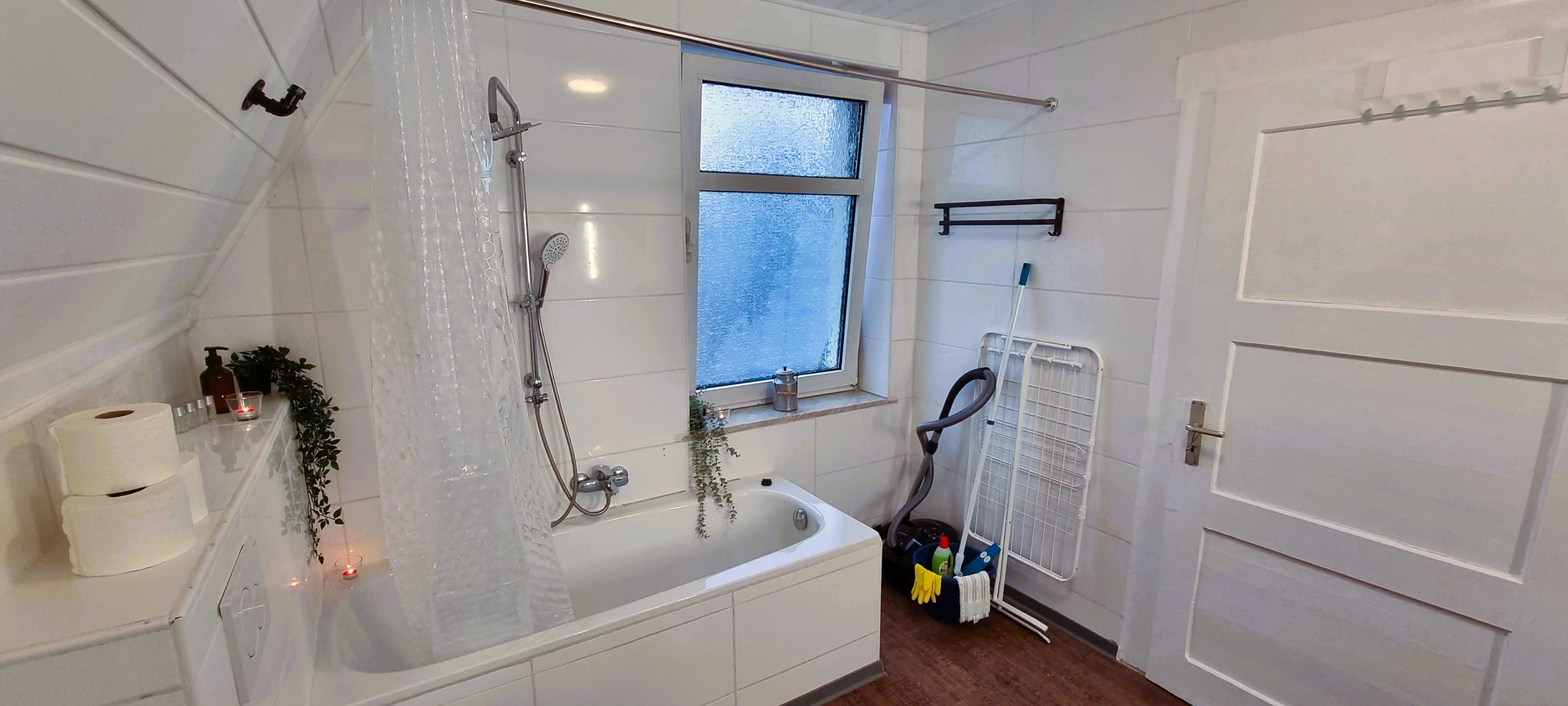  Nigella Apartment Directly At Celle Main Station For 6 People With Free Parking Fully Equipped Kitch  -  Nigella Apartment directly at Celle main station for 6 people with free parking Fully equipped kitchen Elite Standard  - Gallery -  22