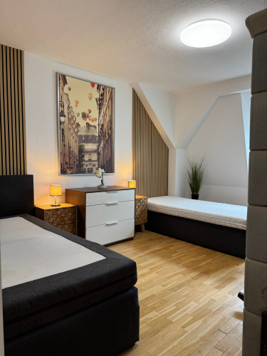 Large furnished maisonette apartment - 4 bedrooms - 6 persons - parking lot - Smart-TV - Gallery - 33