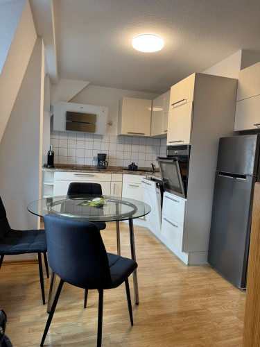 Large furnished maisonette apartment - 4 bedrooms - 6 persons - parking lot - Smart-TV - Gallery - 7