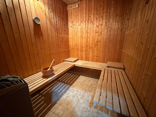 Exklusive 140 m² Business-Wellness-Wohnung mit Sauna & Jacuzzi nahe Köln - Gallery - 49