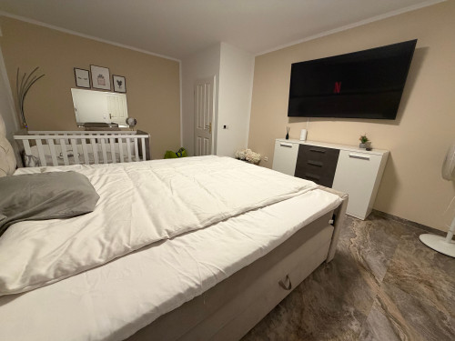 Exklusive 140 m² Business-Wellness-Wohnung mit Sauna & Jacuzzi nahe Köln - Gallery - 9