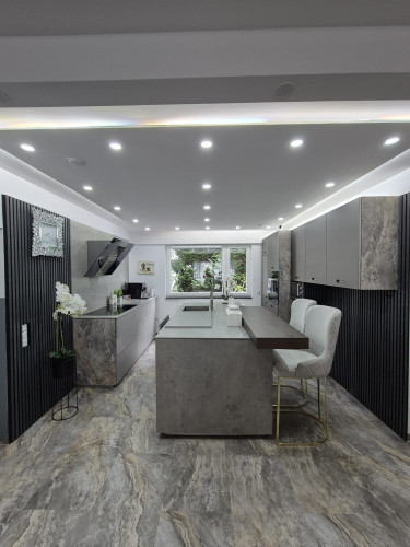 Exklusive 140 m² Business-Wellness-Wohnung mit Sauna & Jacuzzi nahe Köln - Gallery - 32