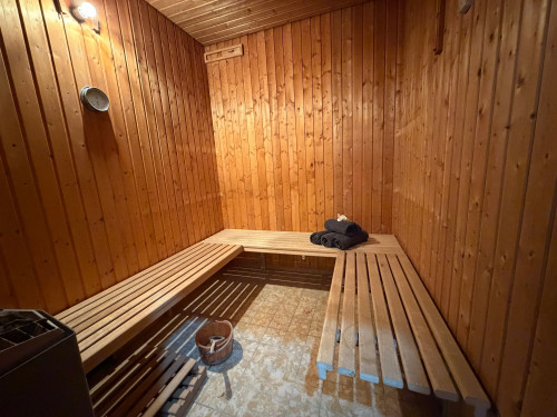 Exklusive 140 m² Business-Wellness-Wohnung mit Sauna & Jacuzzi nahe Köln - Gallery - 23