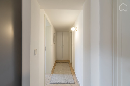 Amazing, neat suite in nice area - Gallery - 11