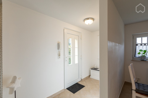 Amazing, neat suite in nice area - Gallery - 12