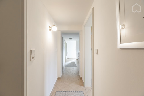 Amazing, neat suite in nice area - Gallery - 13