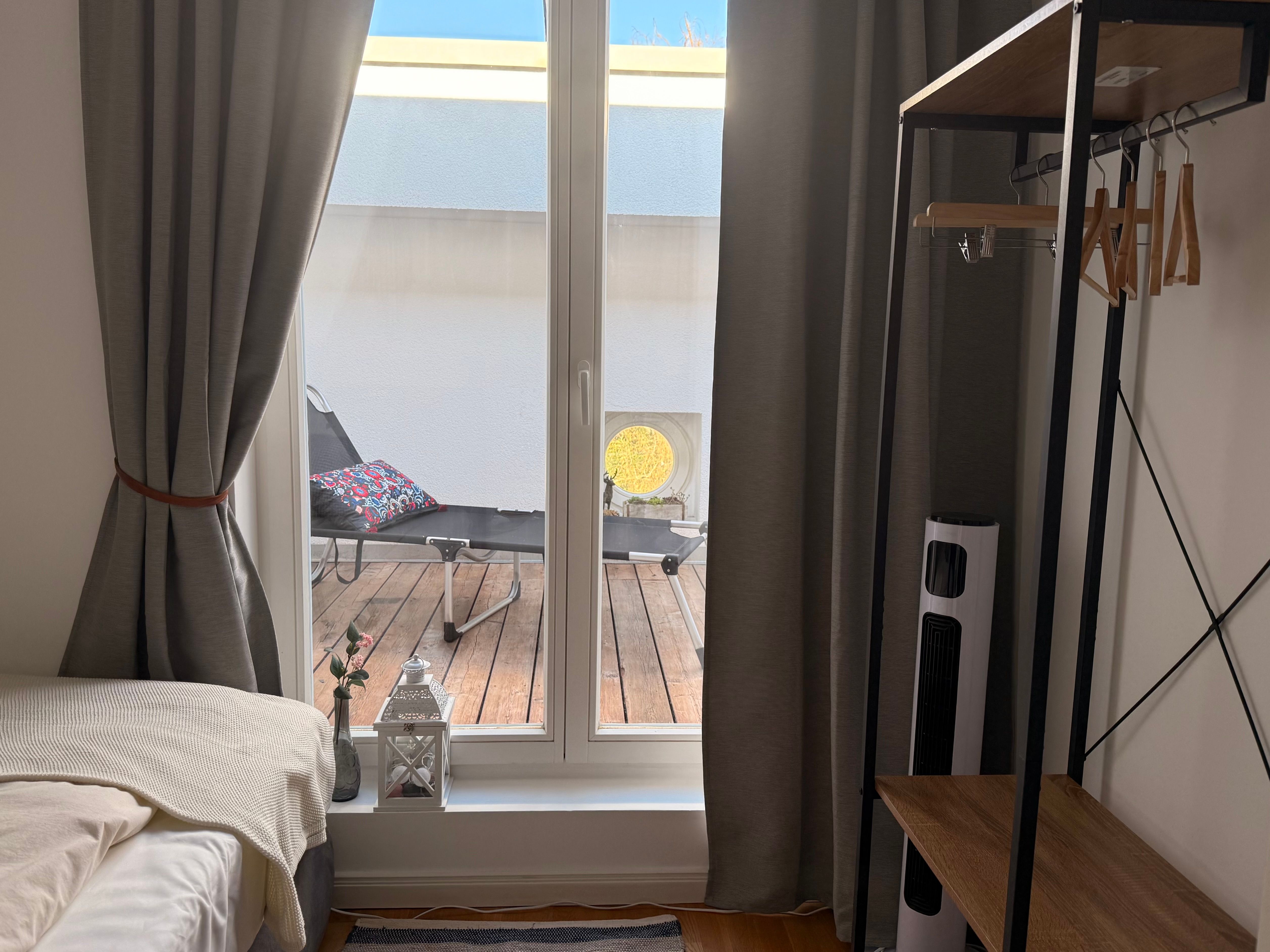Modern 2-Room Apartment | Potsdam City Center | Urban Living With Beautiful Furnishings. - 10