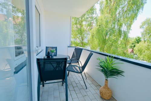 renovated comfortable Flat for 6 – Box-Spring Beds, Balcony & More