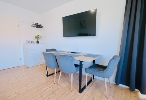 renovated comfortable Flat for 6 – Box-Spring Beds, Balcony & More - Gallery - 22