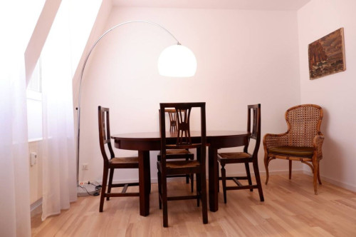 Wohnung in Gründerzeitvilla - zentral am Schloss
