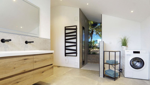 Amazing & gorgeous studio