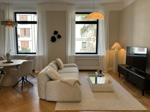 Exclusive furnished apartment in an historic building in Düsseldorf-Düsseltal - move in and feel at home!