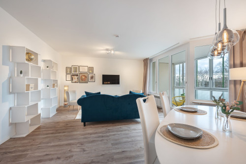 Beautifully furnished 3-room apartment with loggia - bright, modern, all inclusive