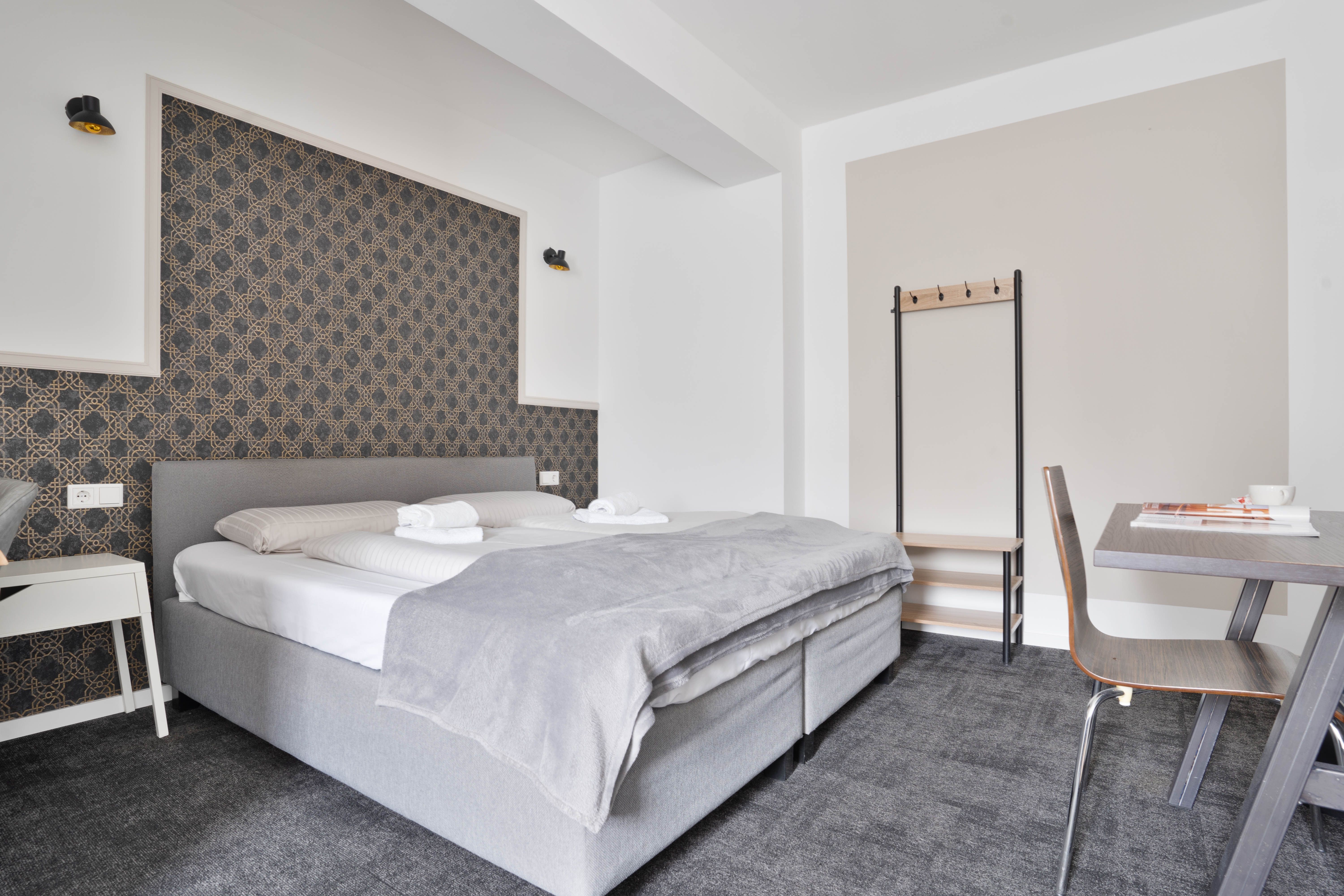 Amazing Queensize Bed Studio In Bonn | Kitchen | TV | Wi-Fi - 22