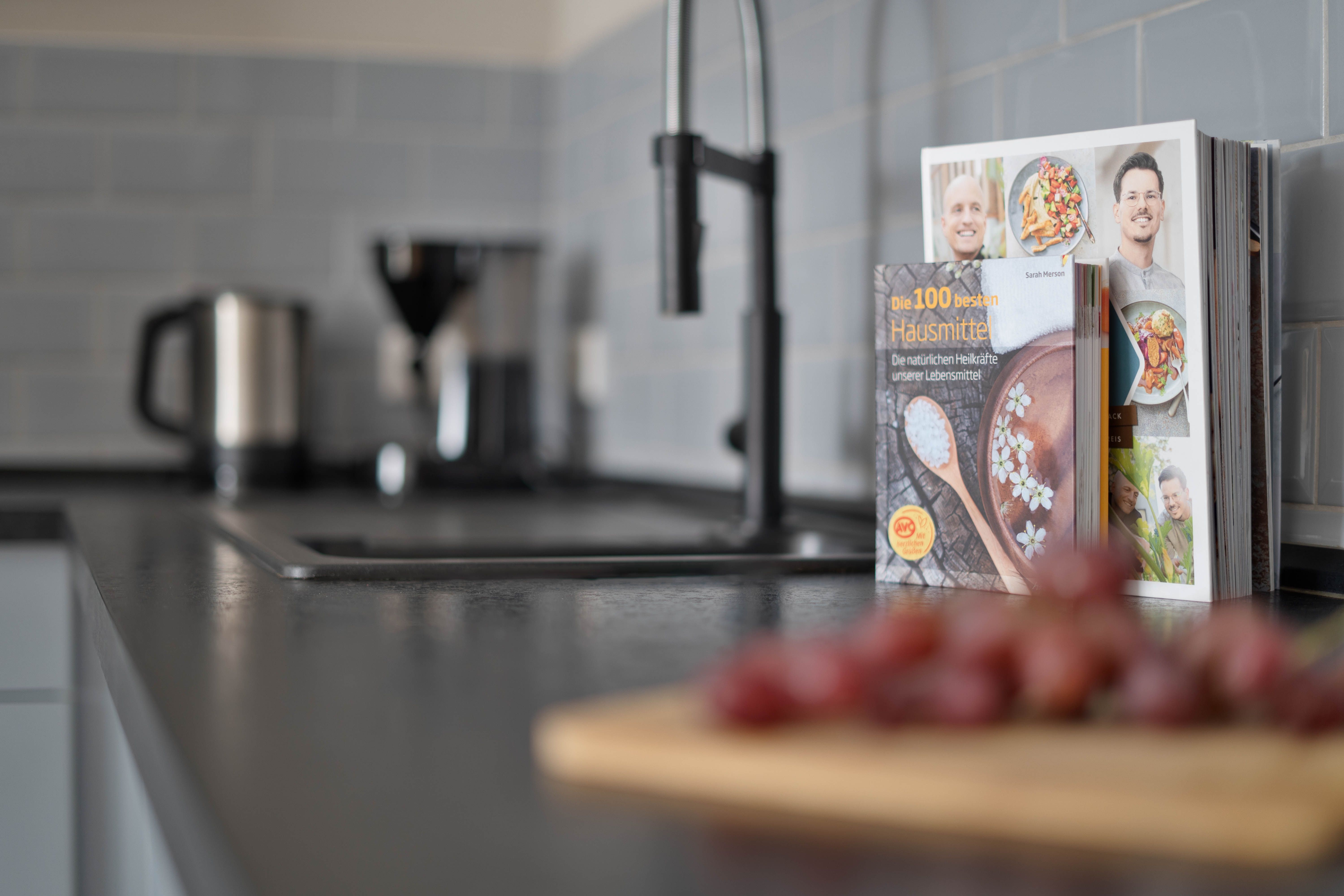 Amazing Queensize Bed Studio In Bonn | Kitchen | TV | Wi-Fi - 5