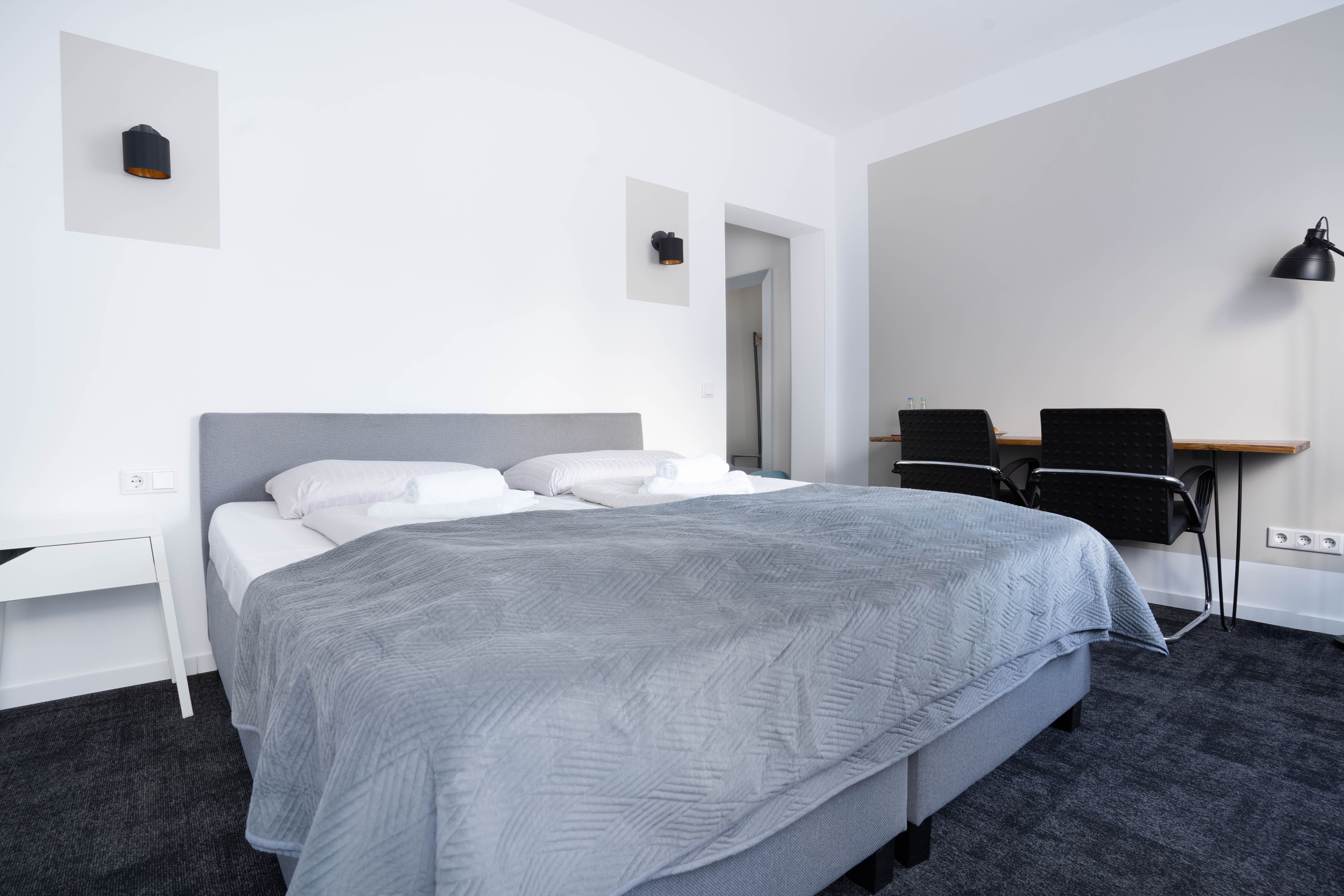 Amazing Queensize Bed Studio In Bonn | Kitchen | TV | Wi-Fi - 21