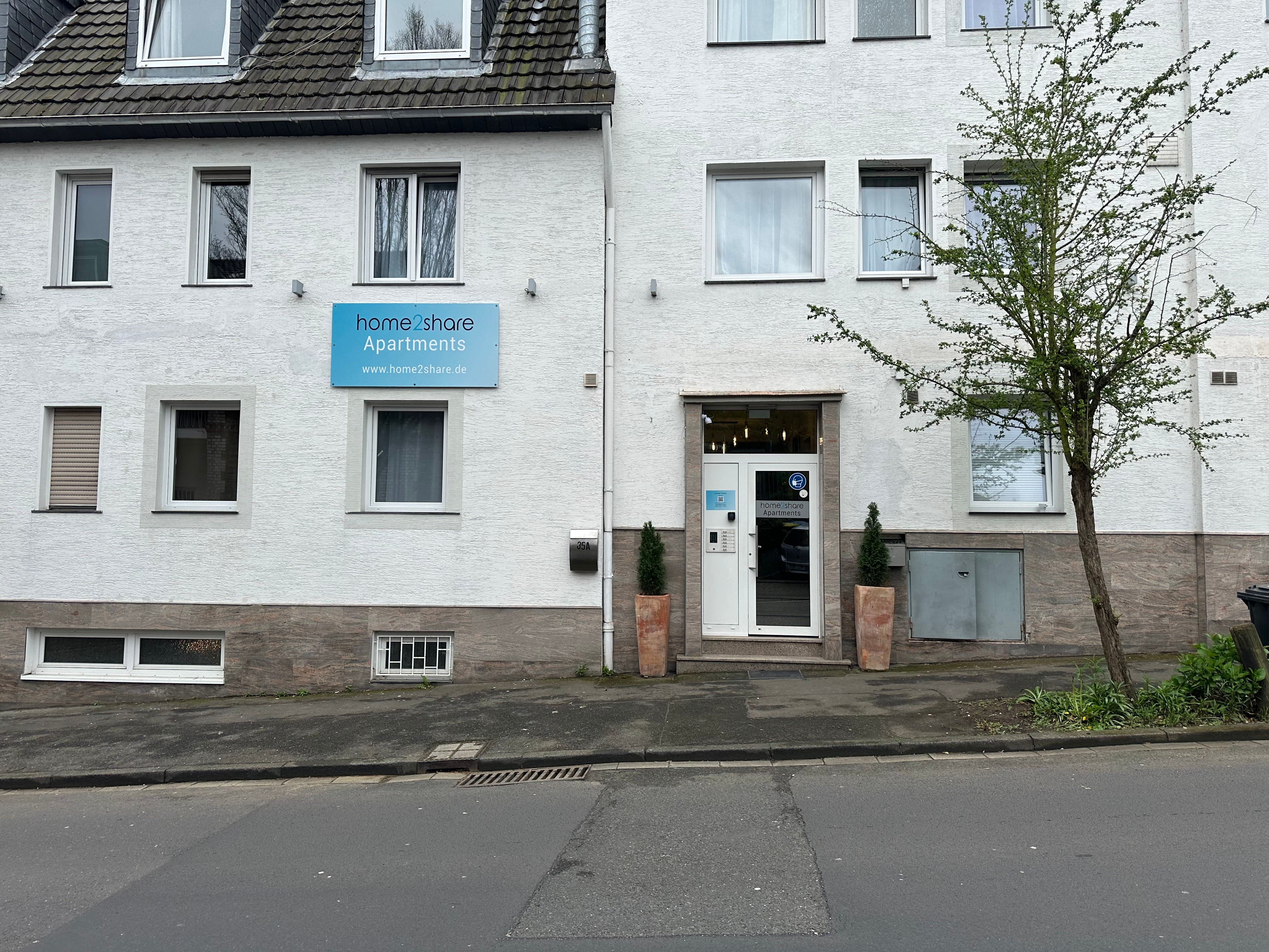 Amazing Queensize Bed Studio In Bonn | Kitchen | TV | Wi-Fi - 3