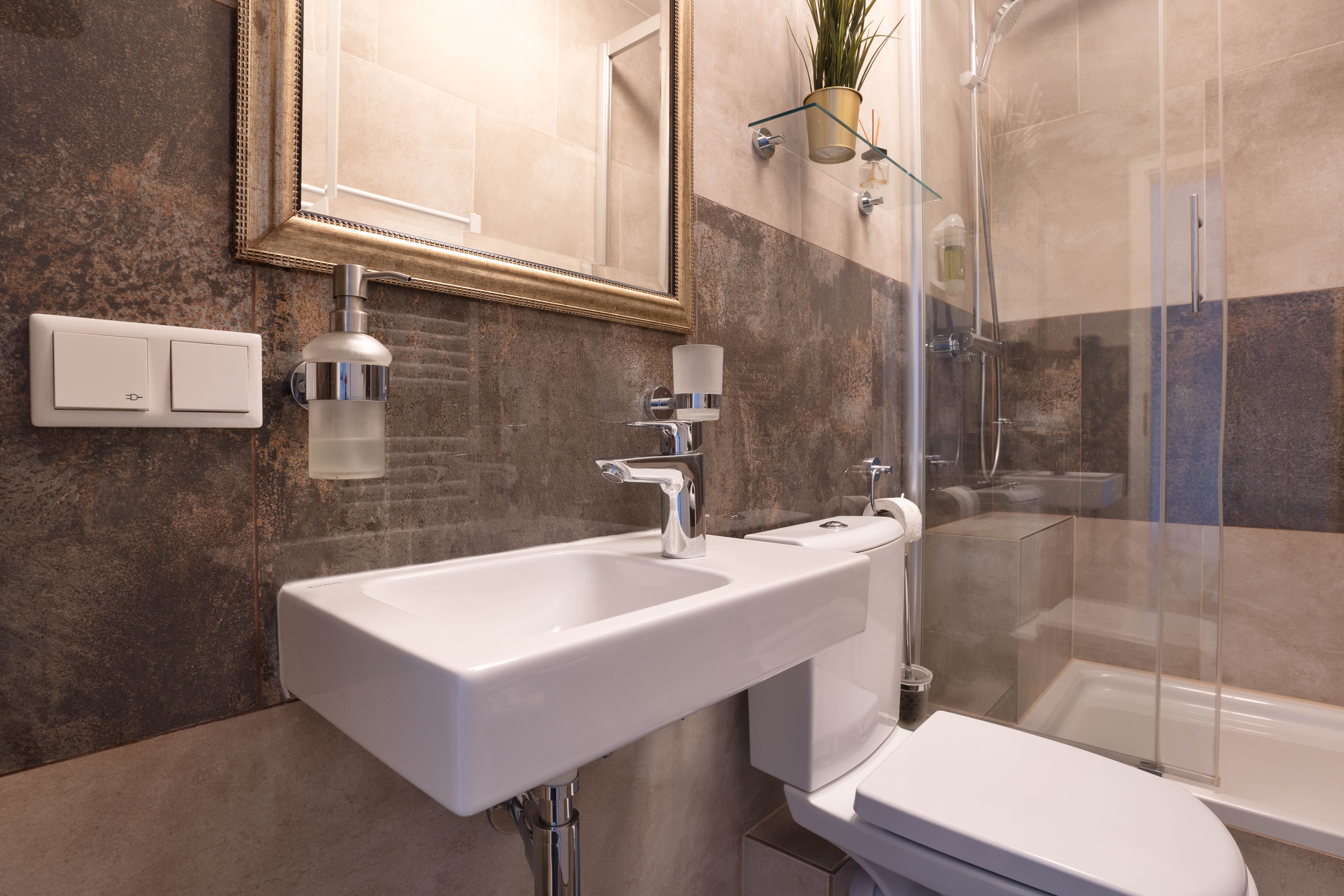 Amazing Queensize Bed Studio In Bonn | Kitchen | TV | Wi-Fi - 12