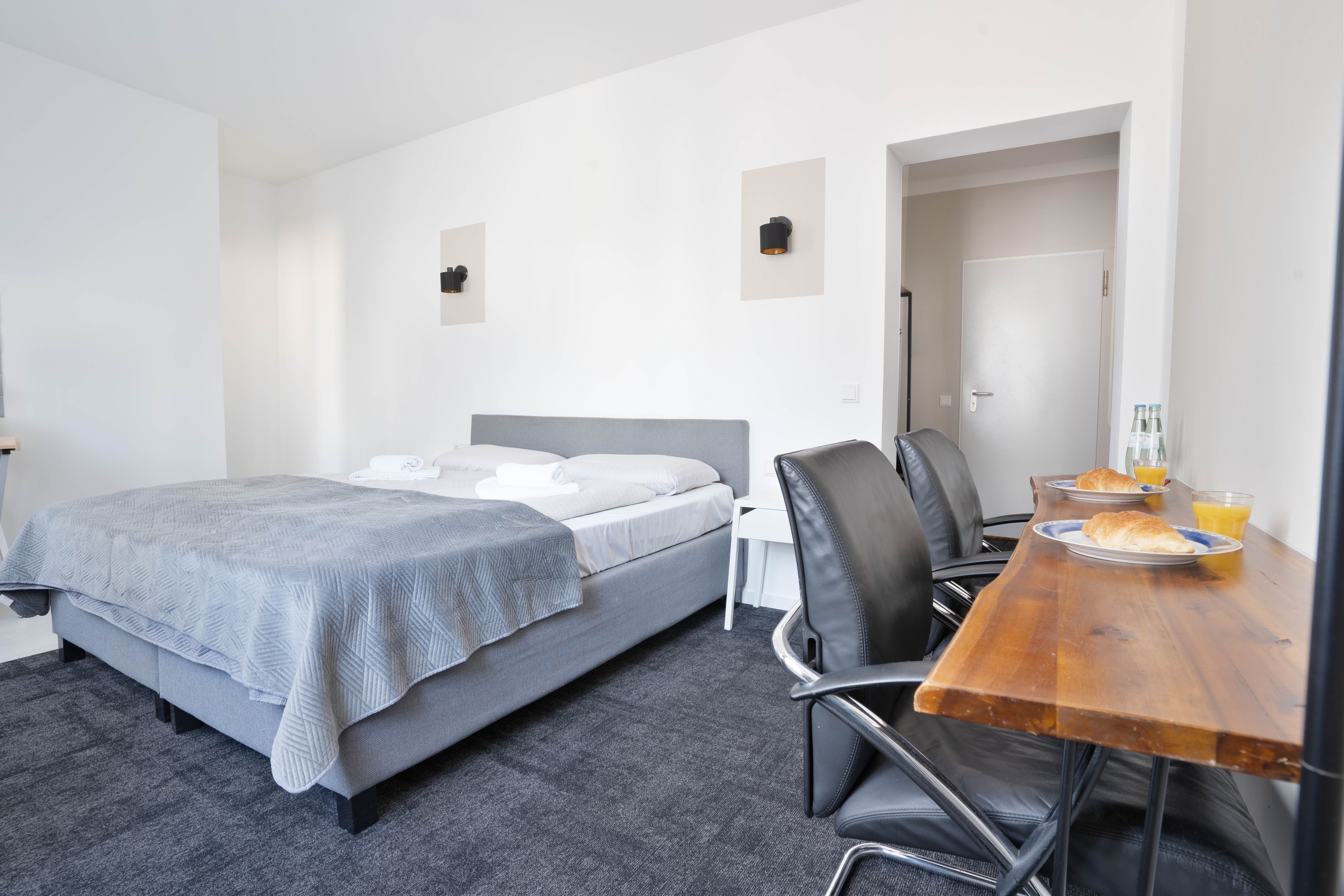 Amazing Queensize Bed Studio In Bonn | Kitchen | TV | Wi-Fi - 19