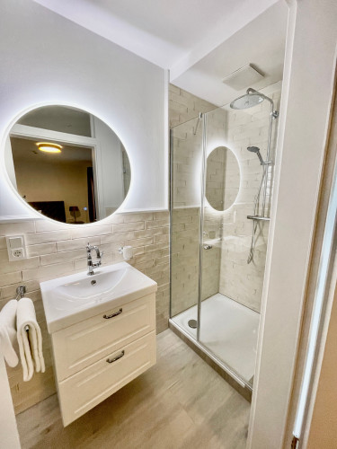 Coliving inclusive cleaning Private room with bathroom