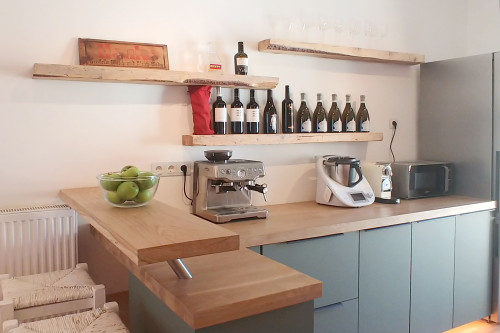 Beautiful, newly renovated 4 room apartment with sunshine all year round in the heart of Schwabing