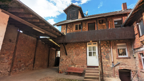 Spacious house with perfect connection to Frankfurt am Main