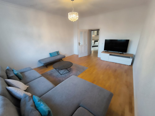 Luxurious and centrally located 4-room flat in the centre of Nuremberg. The house is located in a green oasis of Nuremberg.  - Gallery -  5
