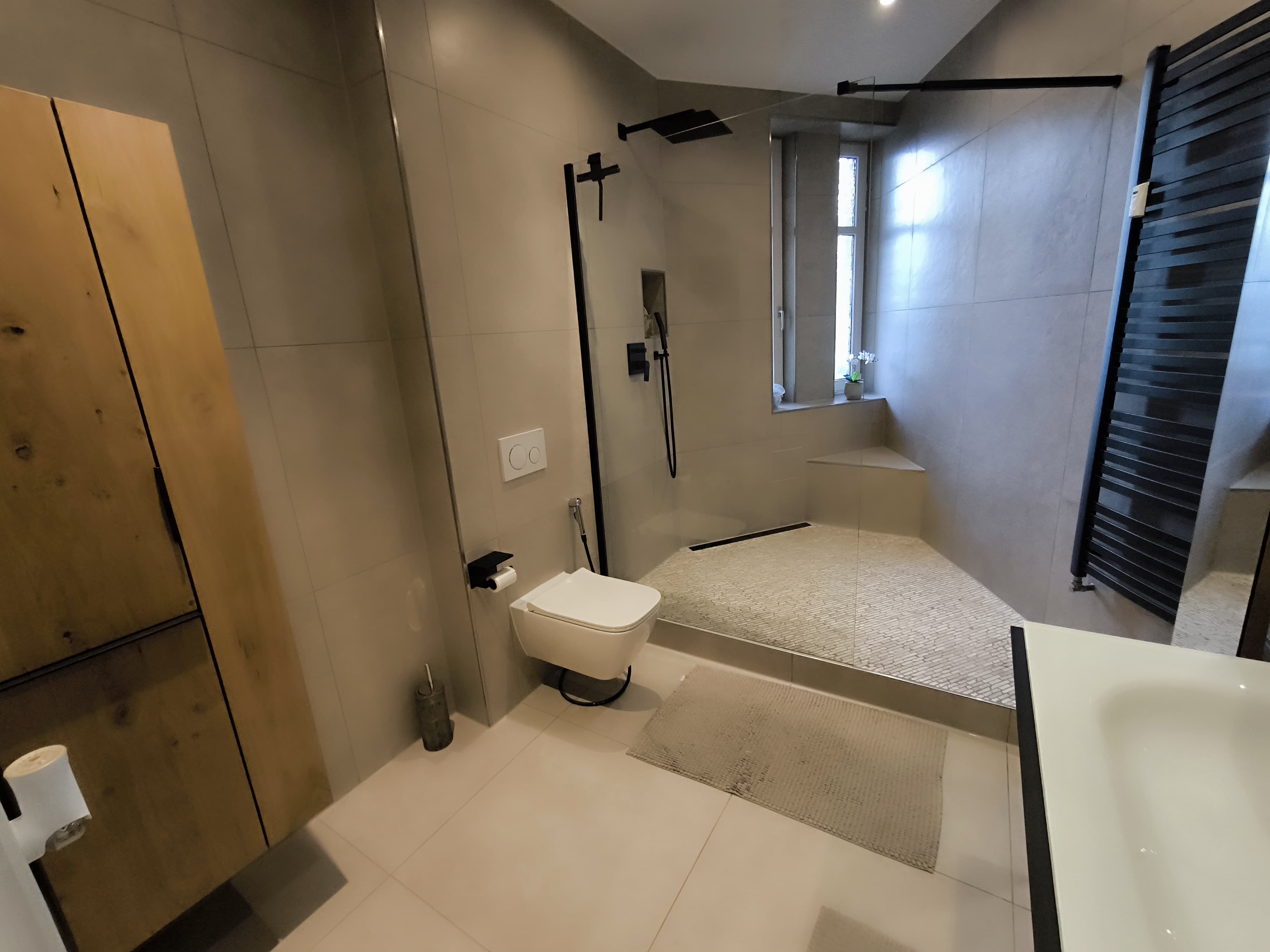  Luxurious And Centrally Located 4-Room Flat In The Centre Of Nuremberg. The House Is Located In A Gr  -  Luxurious and centrally located 4-room flat in the centre of Nuremberg. The house is located in a green oasis of Nuremberg.  - Gallery -  17